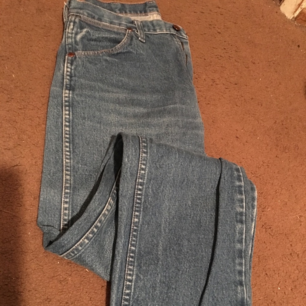 Wrangler 14MWZ jeans. 9x34